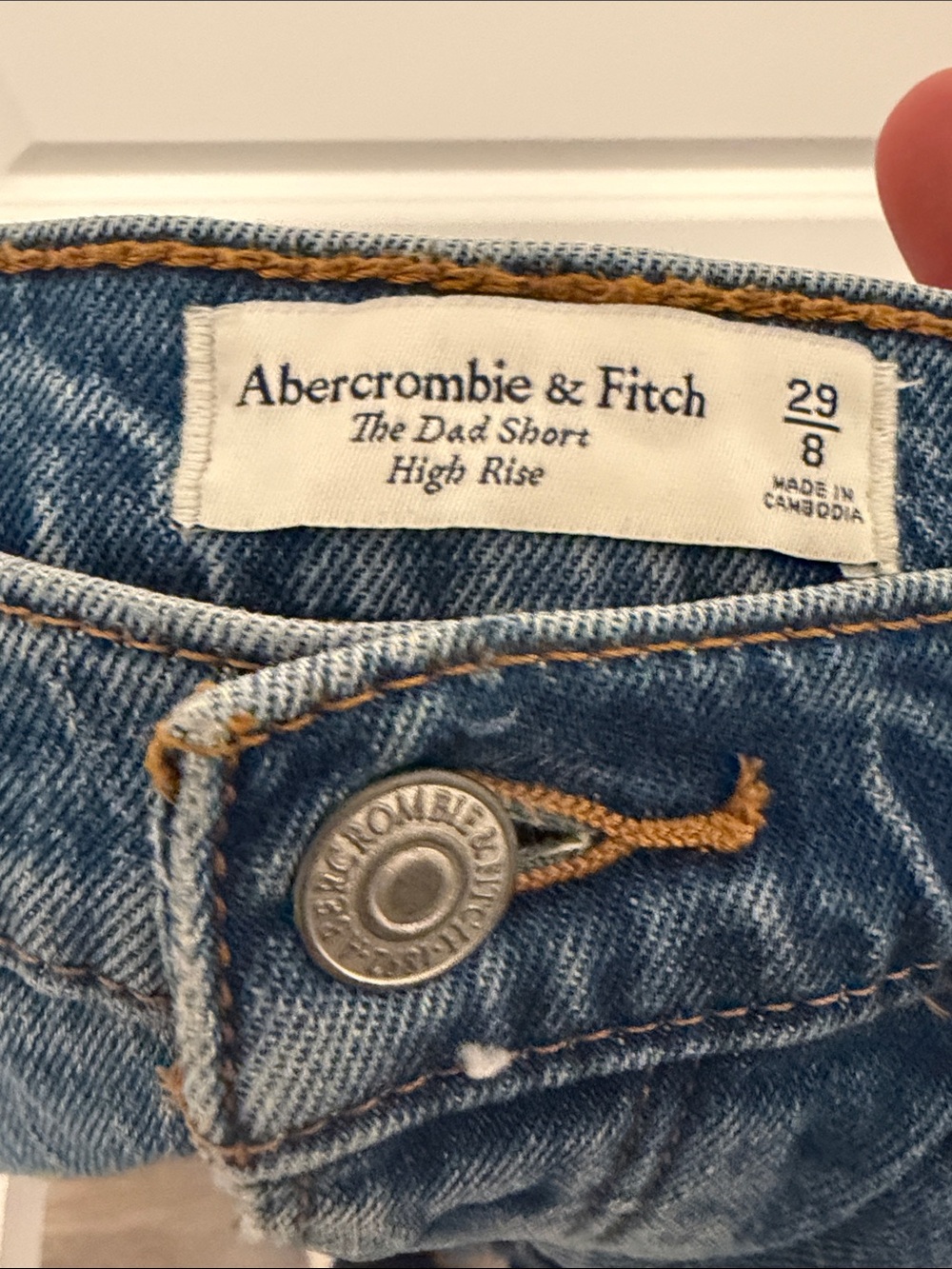 Abercrombie & Fitch The Dad Short High Rise Size 8/29 Medium Wash - Picture 3 of 4